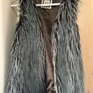 Chelsea and violet medium vest